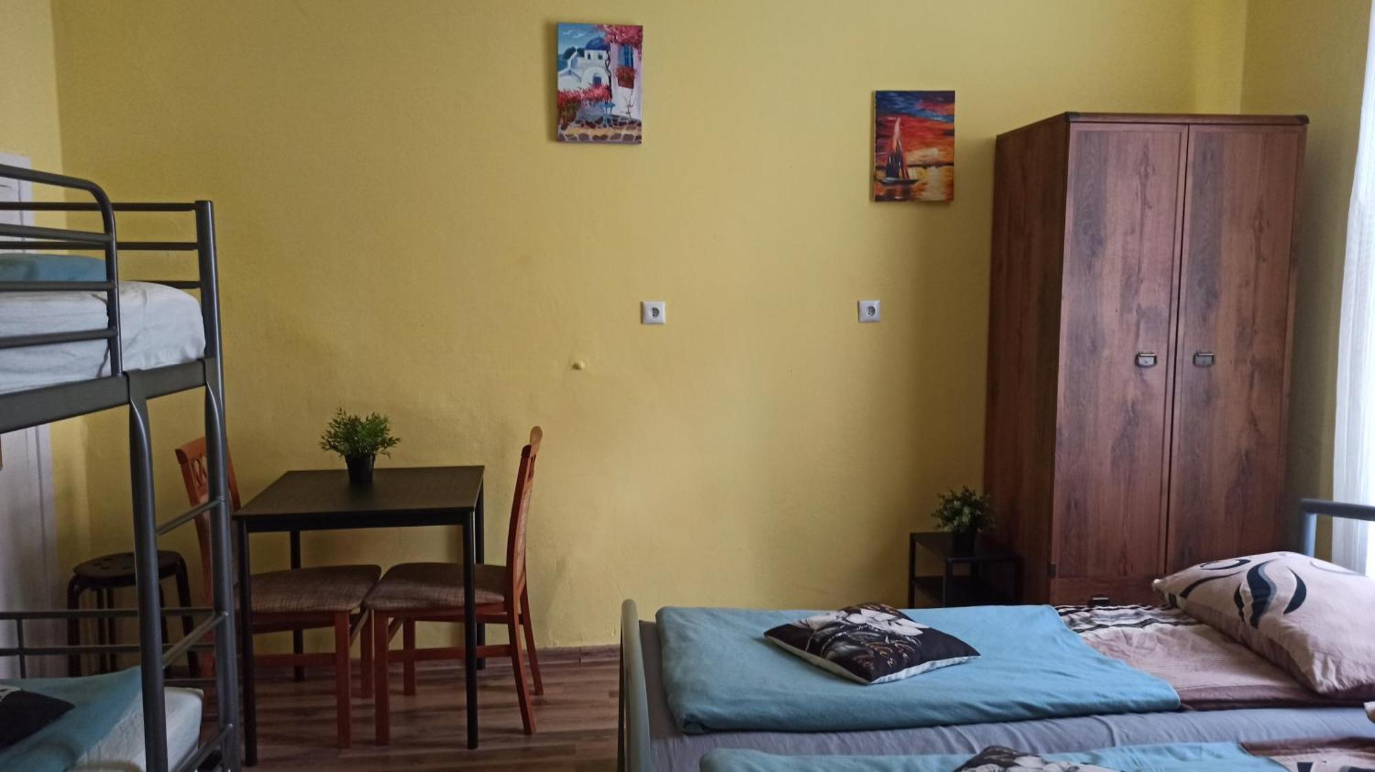 Hostel Retro & Garden